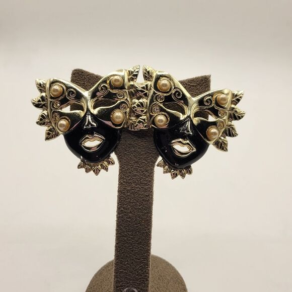 Goldtone and black theater Faux pearl Pierced earrings - Picture 4 of 7